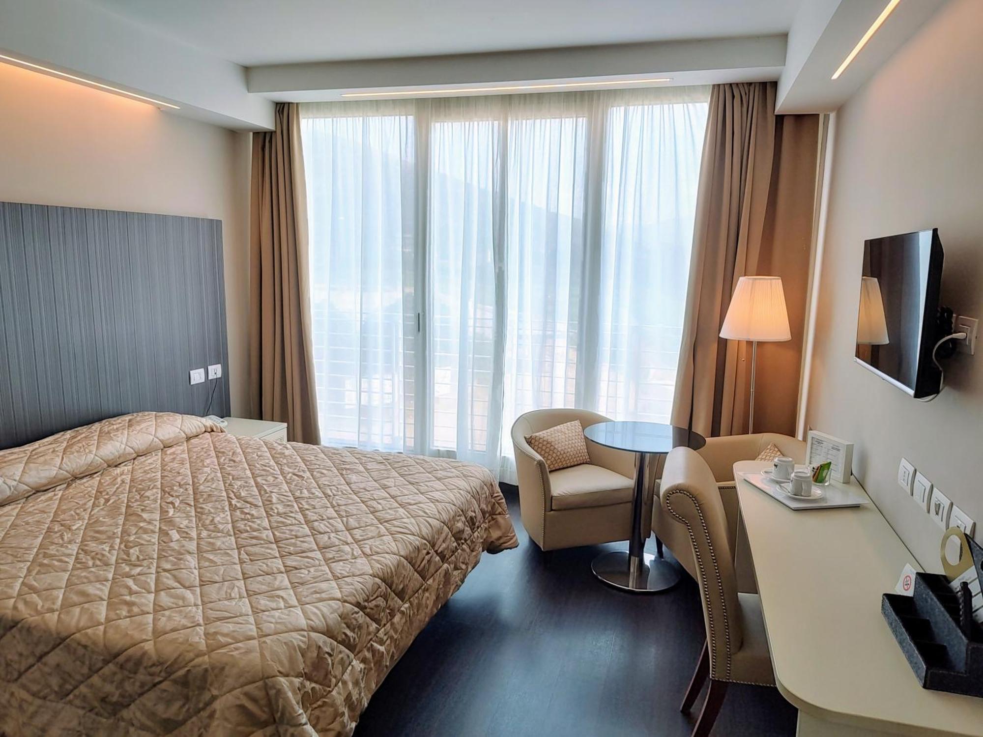 Hotel Datini Прато Экстерьер фото